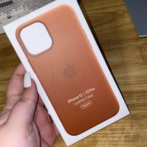 Brand new Apple iPhone 12 Pro leather case brown with MagSafe with MagSafe